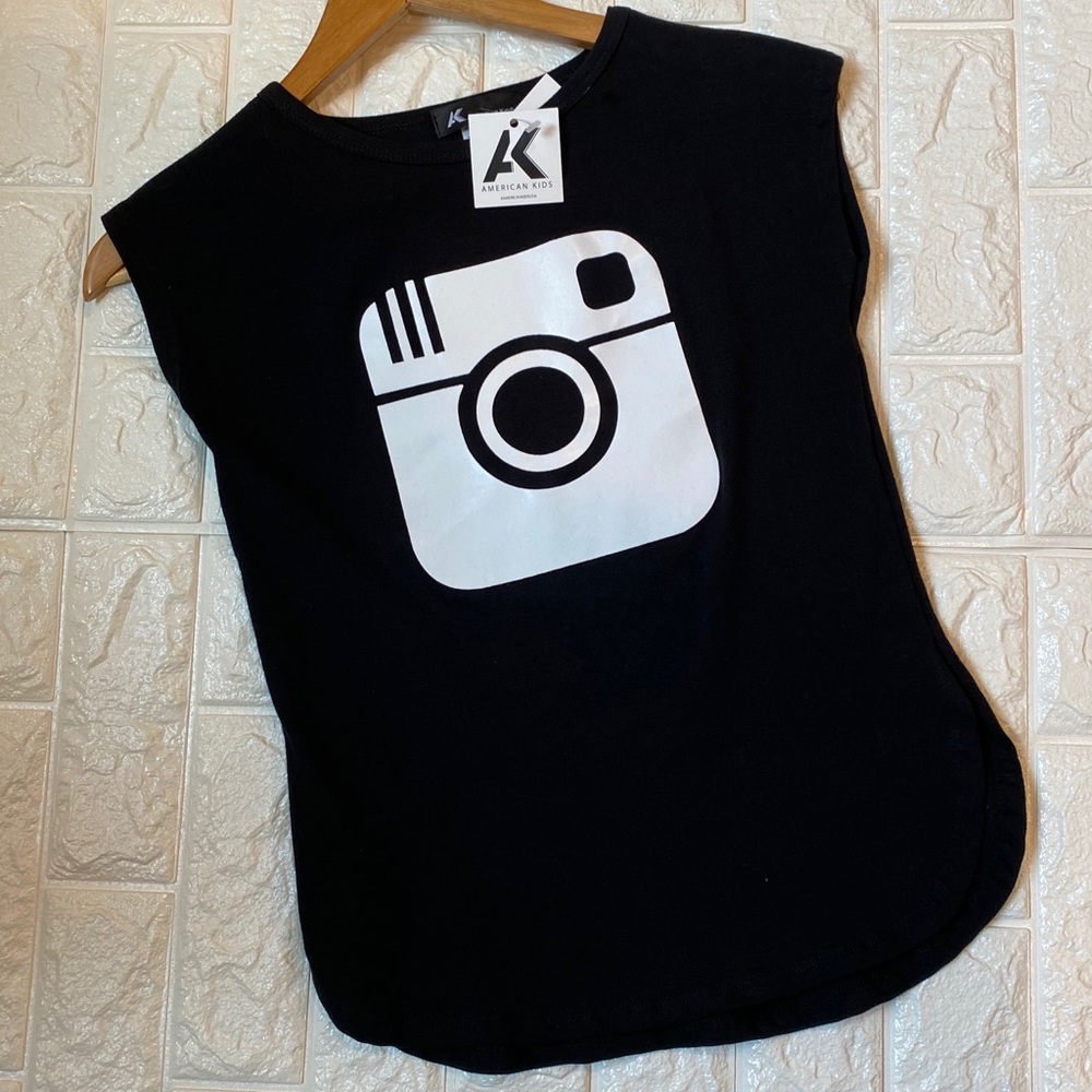 NEW! Black cap sleeve T-shirt.